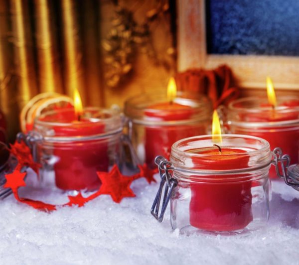 decoración con velas en navidad