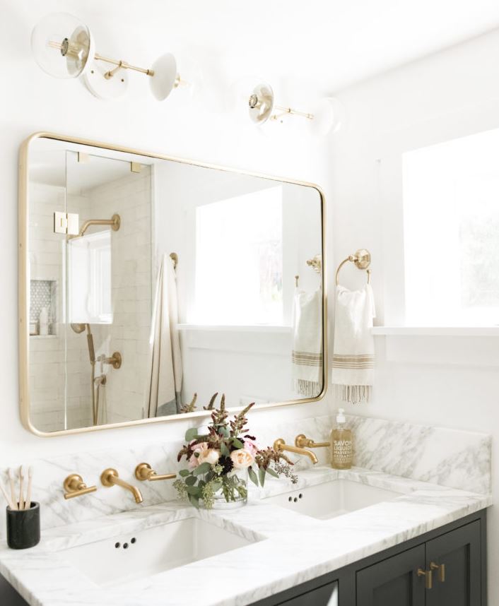 cómo adornar un espejo de baño