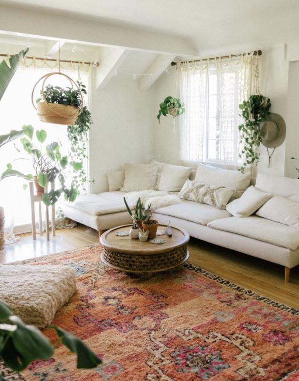 decorar salon blanco con plantas