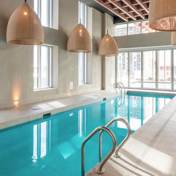 piscinas interiores bonitas preciosas minimalistas