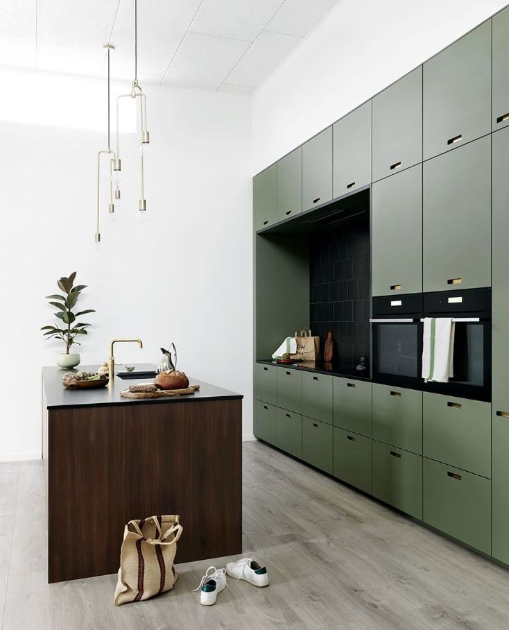 cómo decorar una cocina moderna en verde