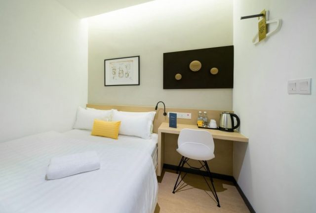 cómo decorar una habitación sin ventanas