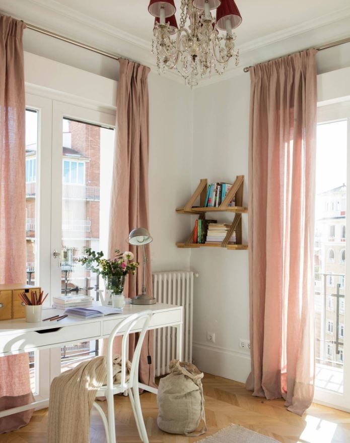 habitacion estudio hombre mayor