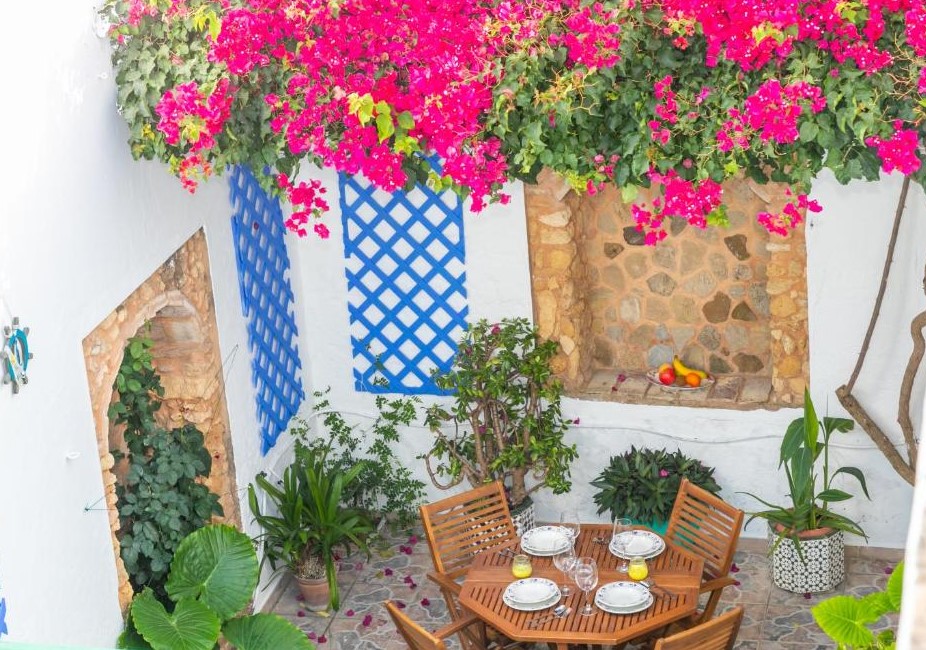 Cómo Decorar Un Patio Andaluz con Éxito | ¡Ideas! ️