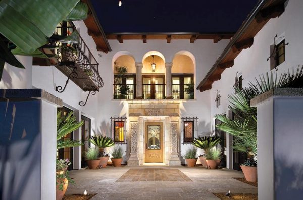 Cómo Decorar Un Patio Andaluz con Éxito | ¡Ideas! ️